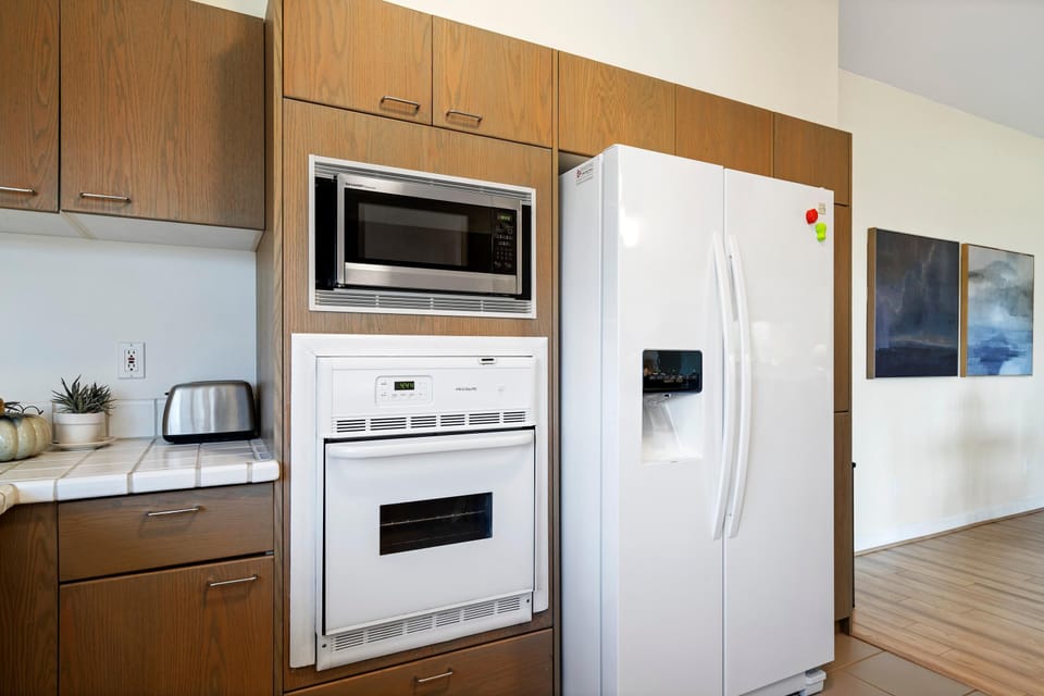 Villa, 1 King Bed (Vista Waikoloa G204) | Private kitchen | Oven, toaster