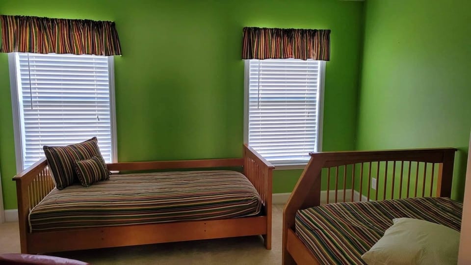 2nd upstairs bedroom 