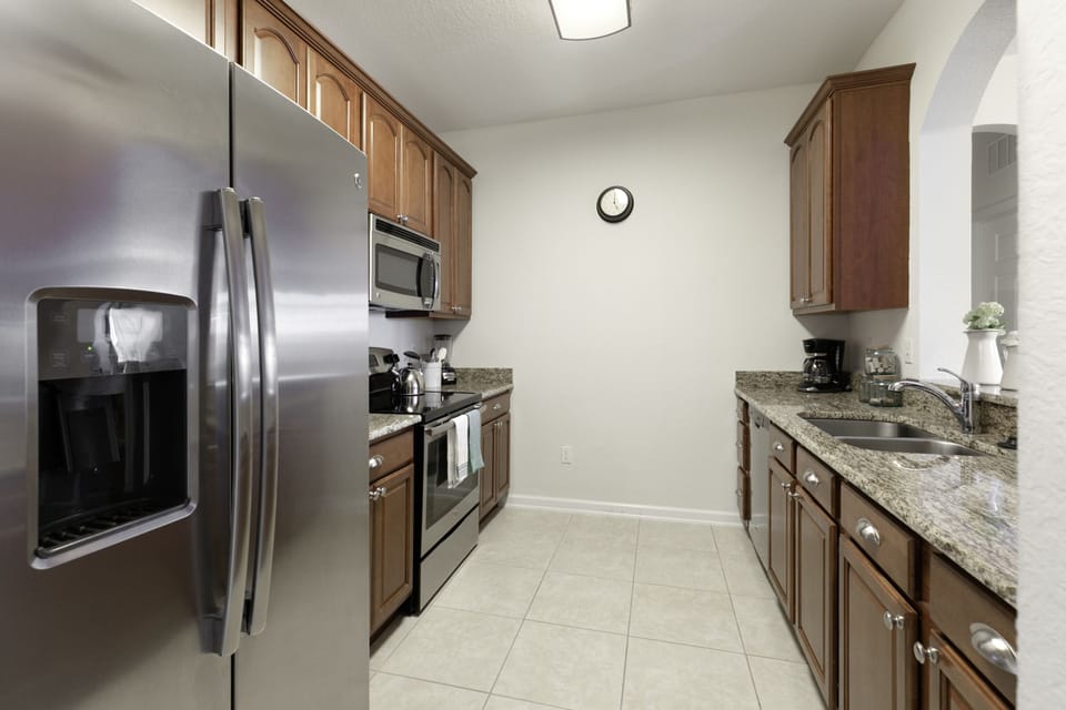 FULL EQUIPED KITCHEN