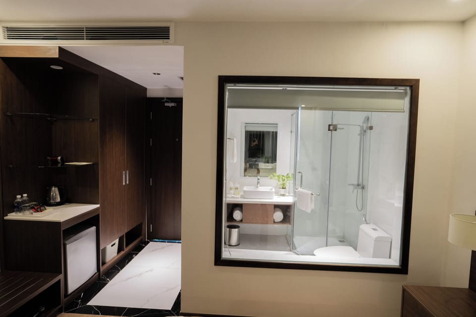 Rainfall showerhead, free toiletries, hair dryer, bathrobes