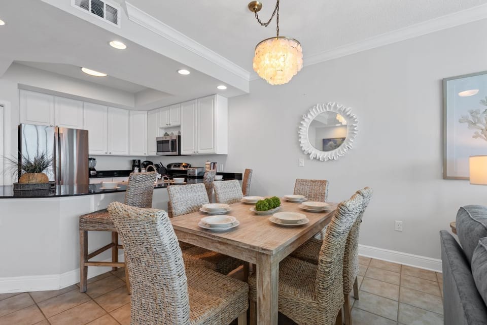 San Carlos 1007 Dining Table Seats 6