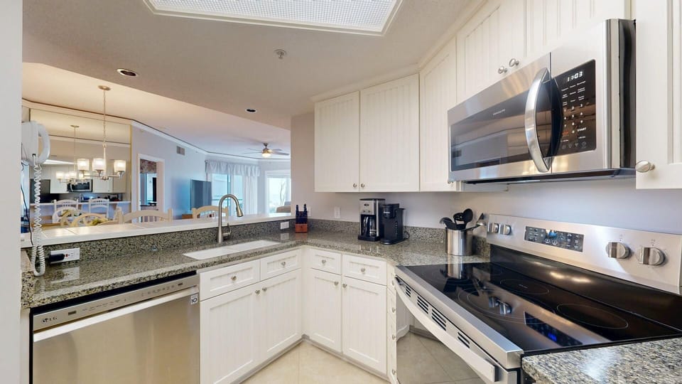 Fully Stocked Kitchen
