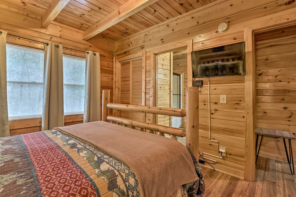 Bedroom 2 | Smart TV