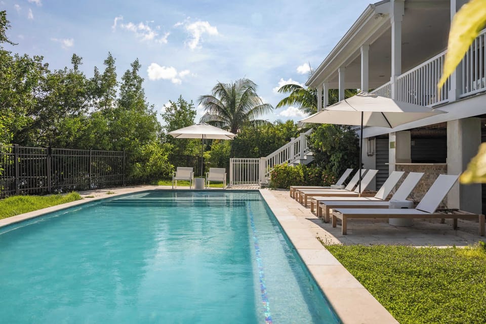 Heated Pool 