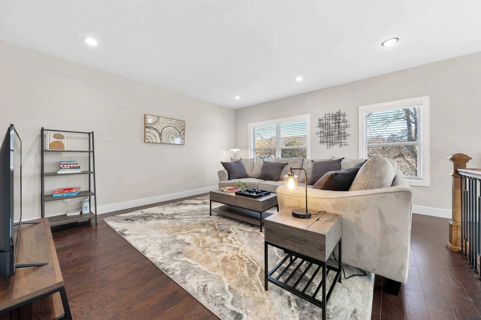 Loft Area with large screen Tv and PlayStation
