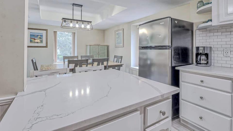 Breakfast Bar in Kitchen