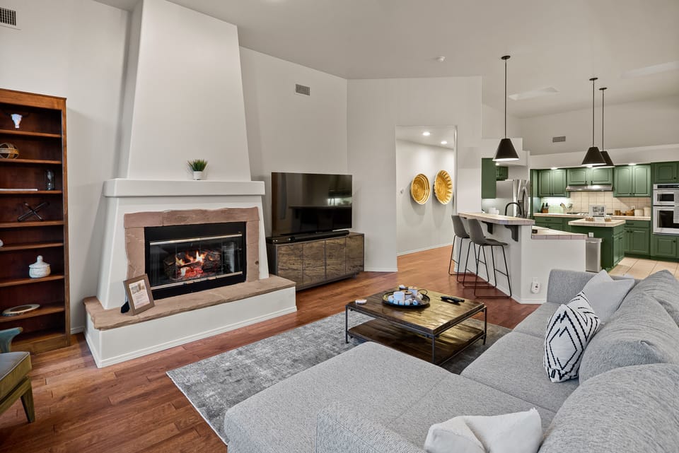 The living area has been meticulously designed to maximize the stunning natural beauty of the Sedona landscapes