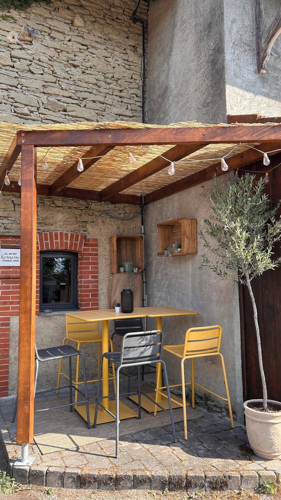Outdoor dining
