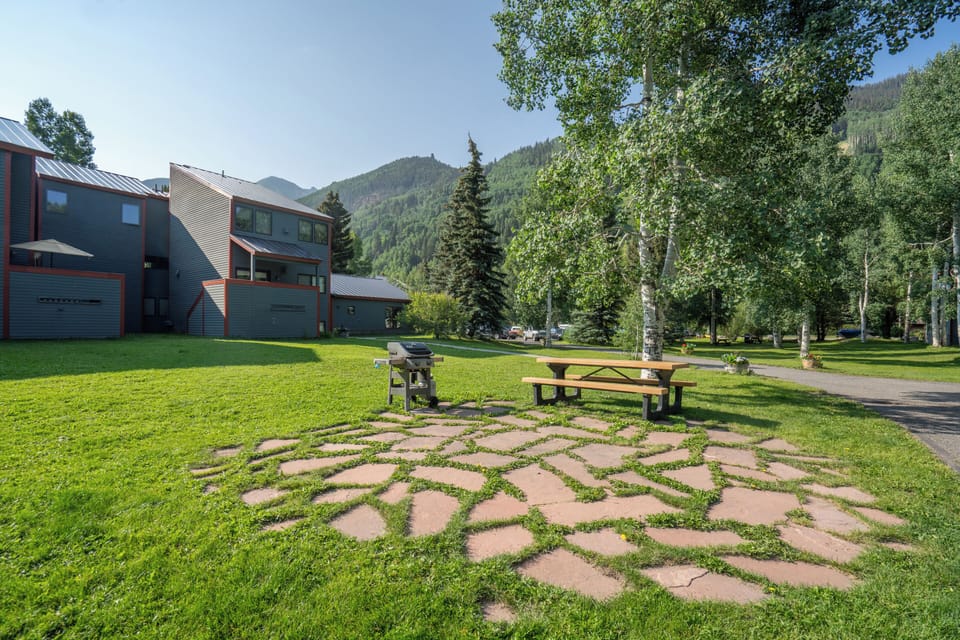 The Telluride Lodge has picnic areas and gas grills for guests to use.