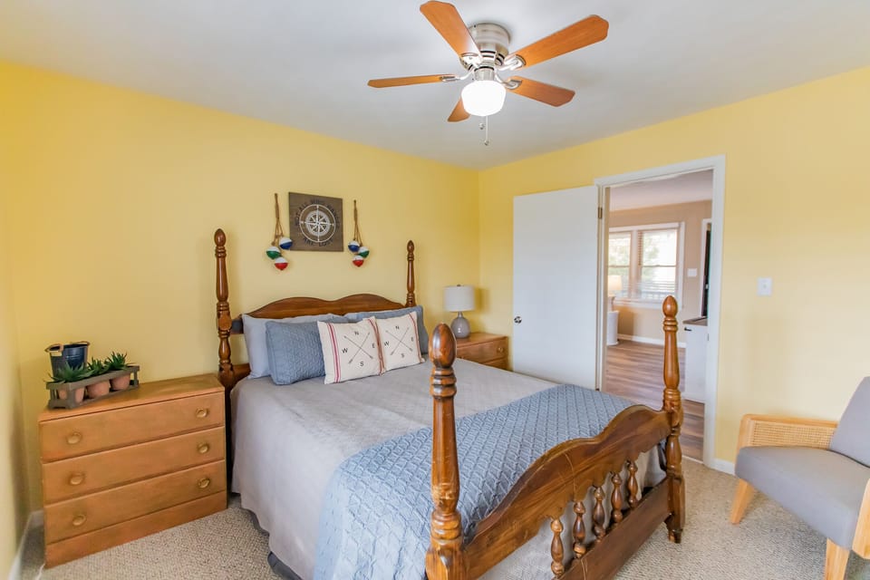 Bedroom with queen bed.
