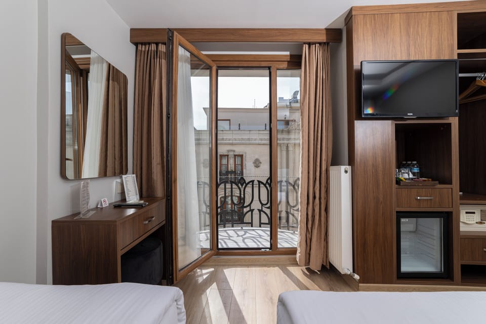 Standard Triple Room | Premium bedding, minibar, in-room safe, WiFi (free)