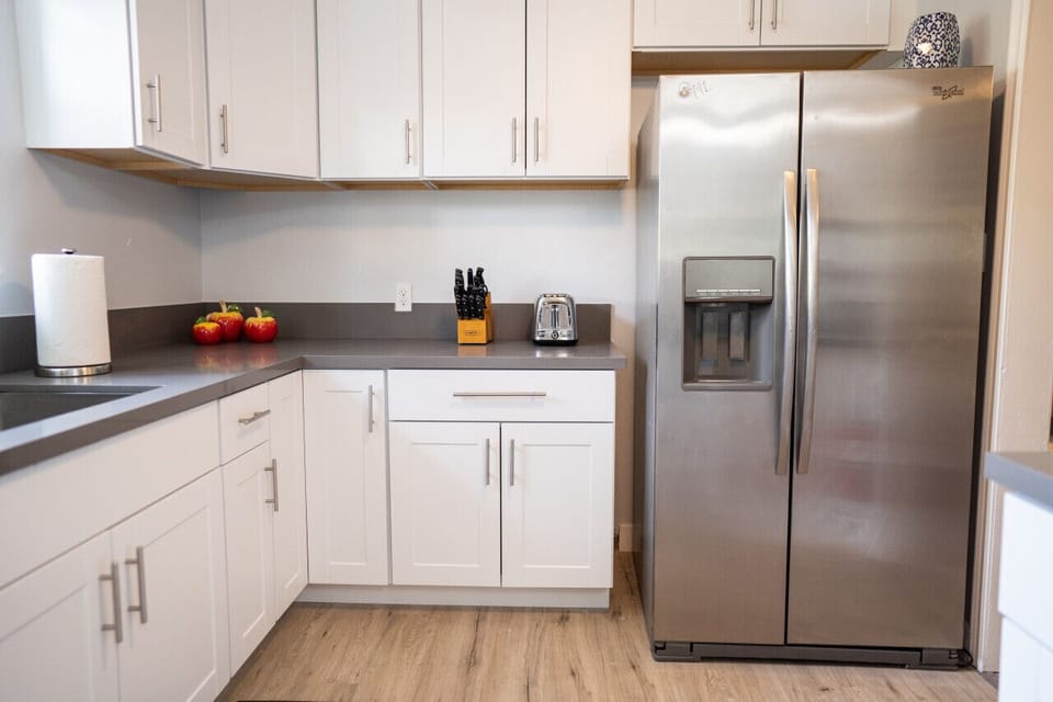 KITCHEN -- View 3D Virtual Tour of the Property Here: https://tinyurl.com/nhbvdey4