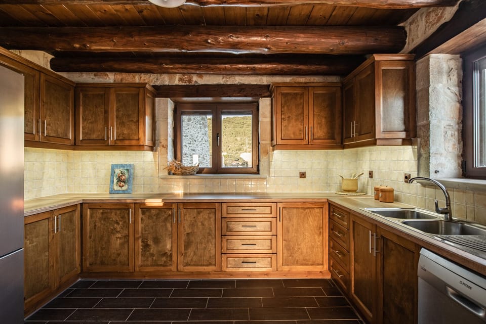 A spacious fully equipped kitchen is available, ideal to cater your daily needs