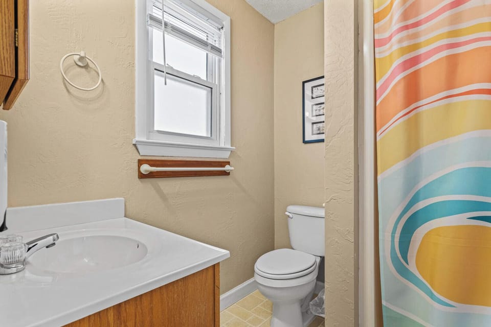 Full Bathroom in King En Suite