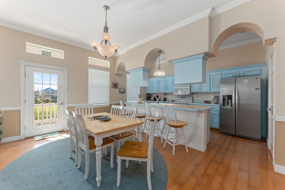 Create unforgettable vacation memories in your spacious beachcation kitchen. 