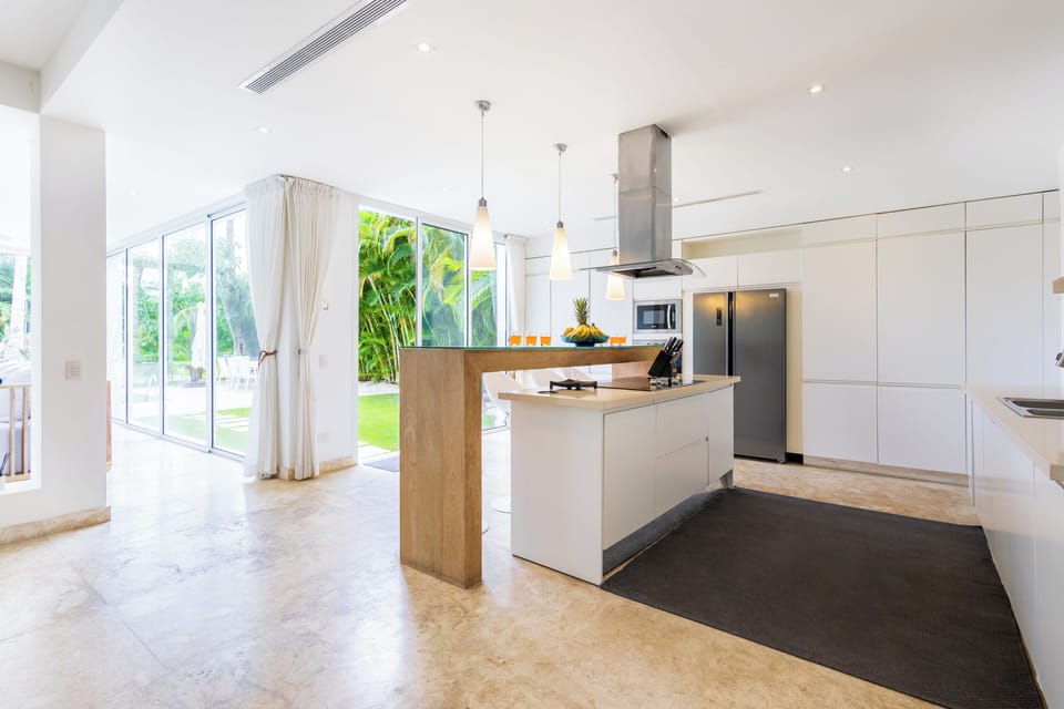 Exclusive Villa | Private kitchen | Fridge, microwave, oven, stovetop