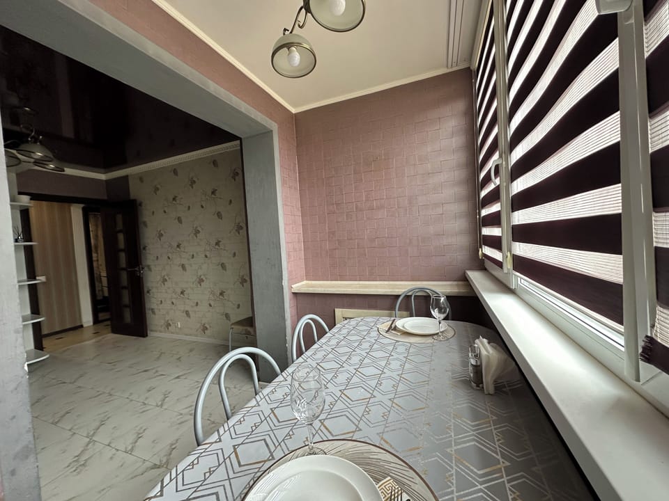 Classic Apartment | Private kitchen | Full-size fridge, microwave, oven, stovetop