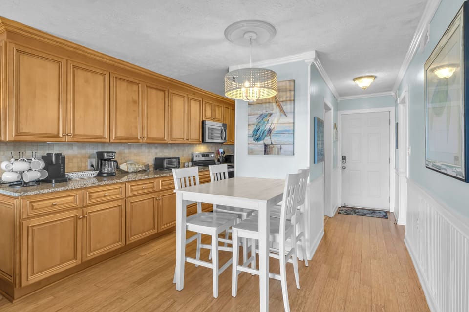 Dining / Kitchen - Northwest