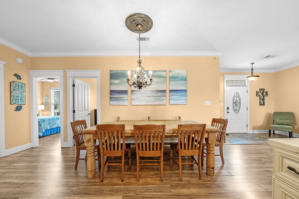 Extra large dining table seats 9+.  (Bar area seats 3.)