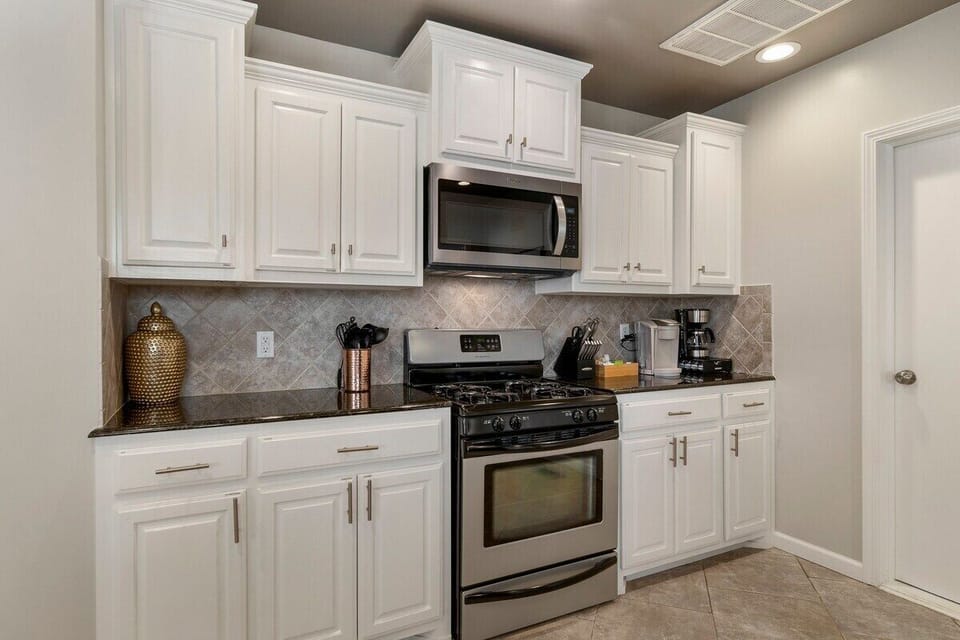 Fully equipped kitchen for your cooking needs!