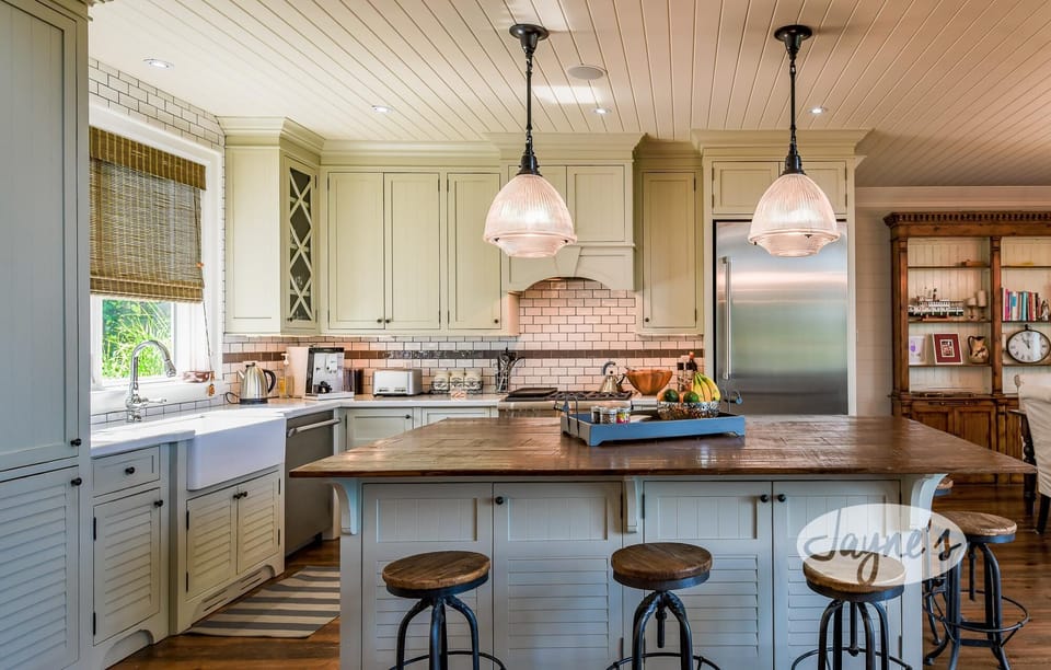 Kitchen &amp; Bar Seating