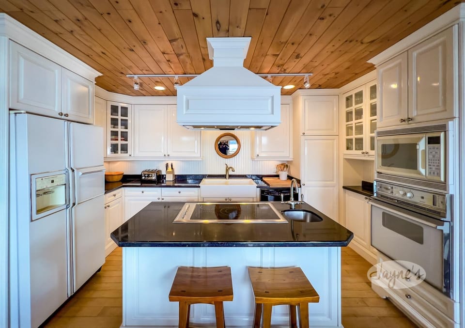 Kitchen &amp; Bar Seating