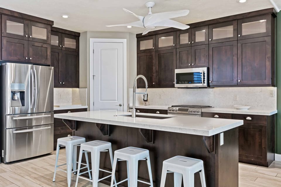 Townhome, 3 Bedrooms | Private kitchen | Fridge, oven, coffee/tea maker, toaster