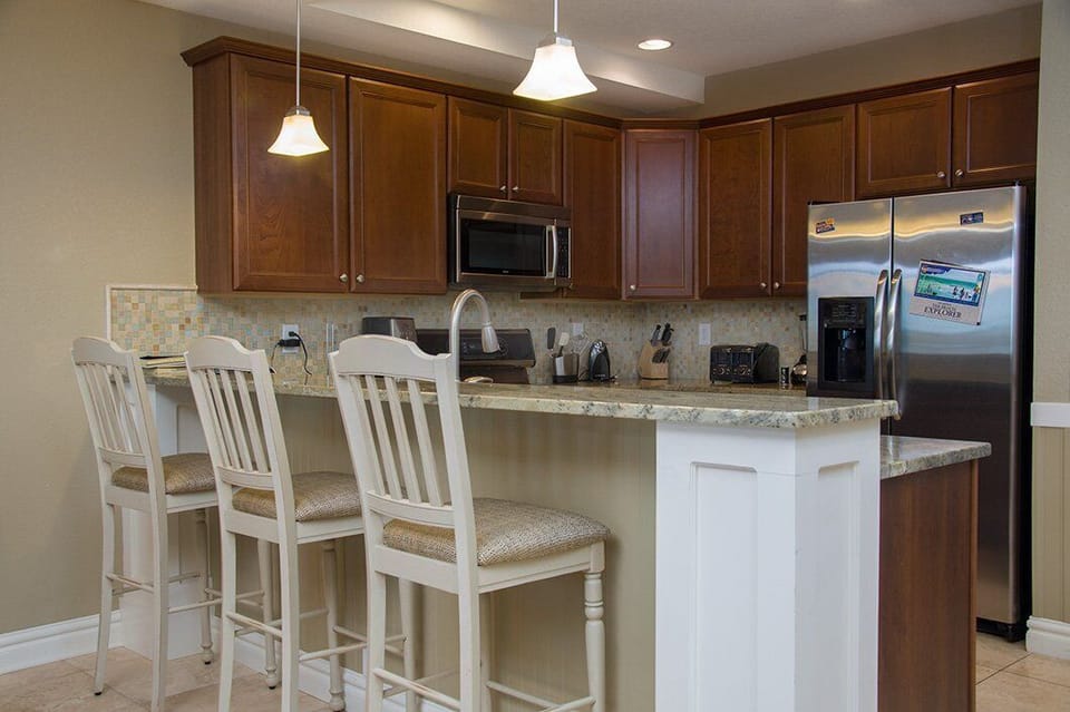 Full kitchen