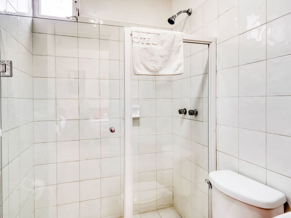Family Room | Bathroom | Shower, free toiletries, towels, soap