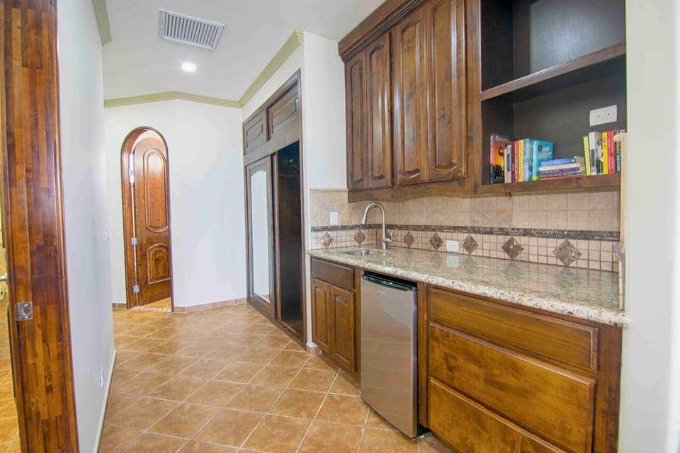Family Apartment, 2 Bedrooms, Sea View | Individually decorated, individually furnished, free WiFi, bed sheets
