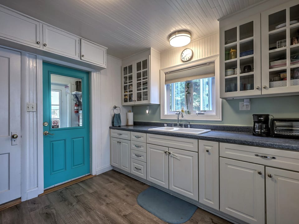 KITCHEN & BACK DOOR 