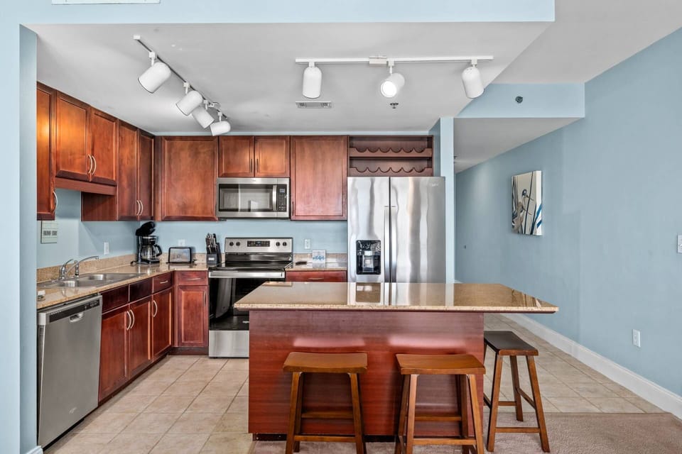 Belly up to the breakfast bar to have some coffe and plan your day