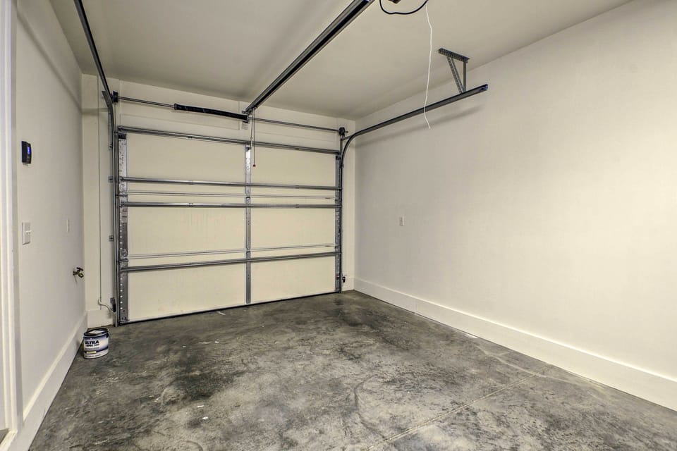 Garage Parking (1 Vehicle)