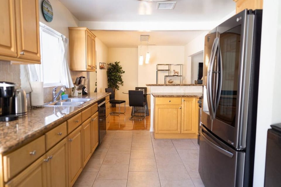 KITCHEN -- View 3D Virtual Tour of the Property Here: https://tinyurl.com/yzk7a7sx