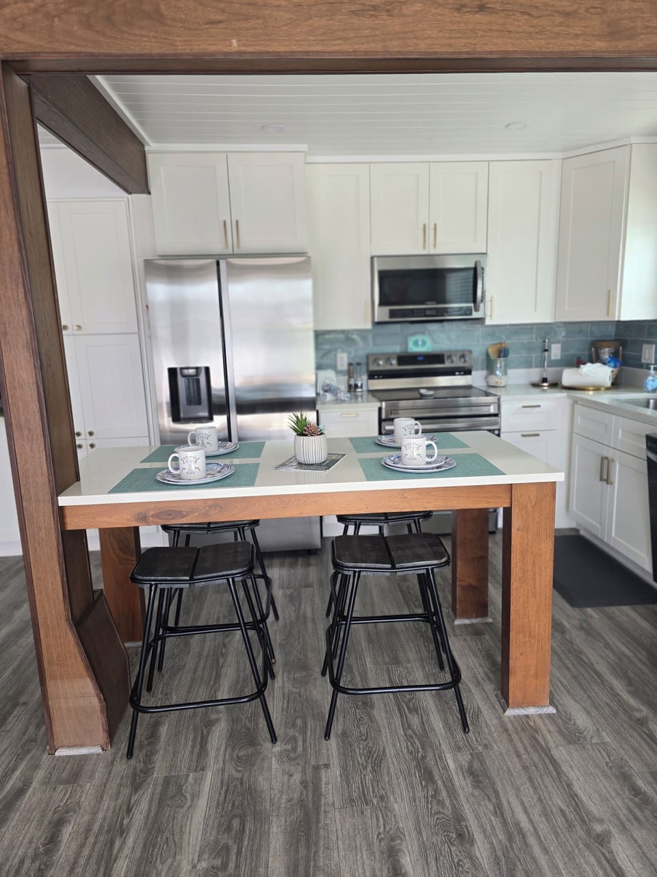 Eat in kitchen 