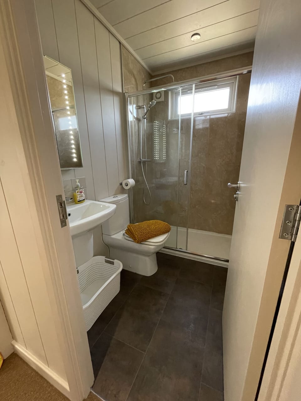 En suite with walk in shower