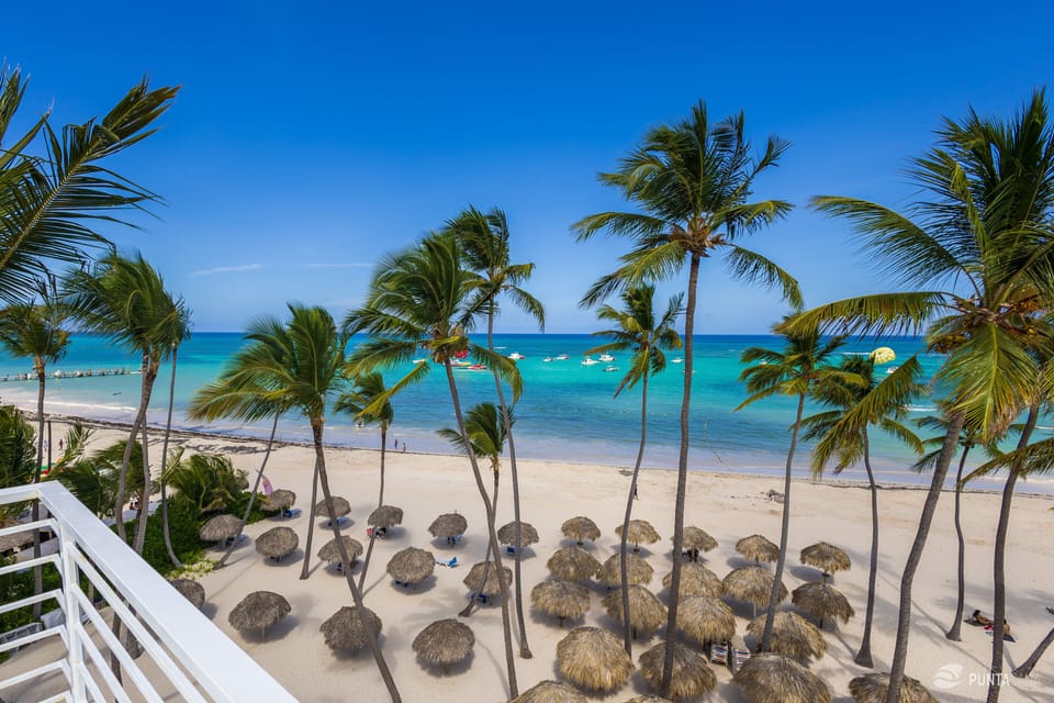 Beach nearby, white sand, sun loungers, beach umbrellas