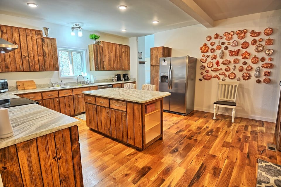 Modern and Spacious Kitchen