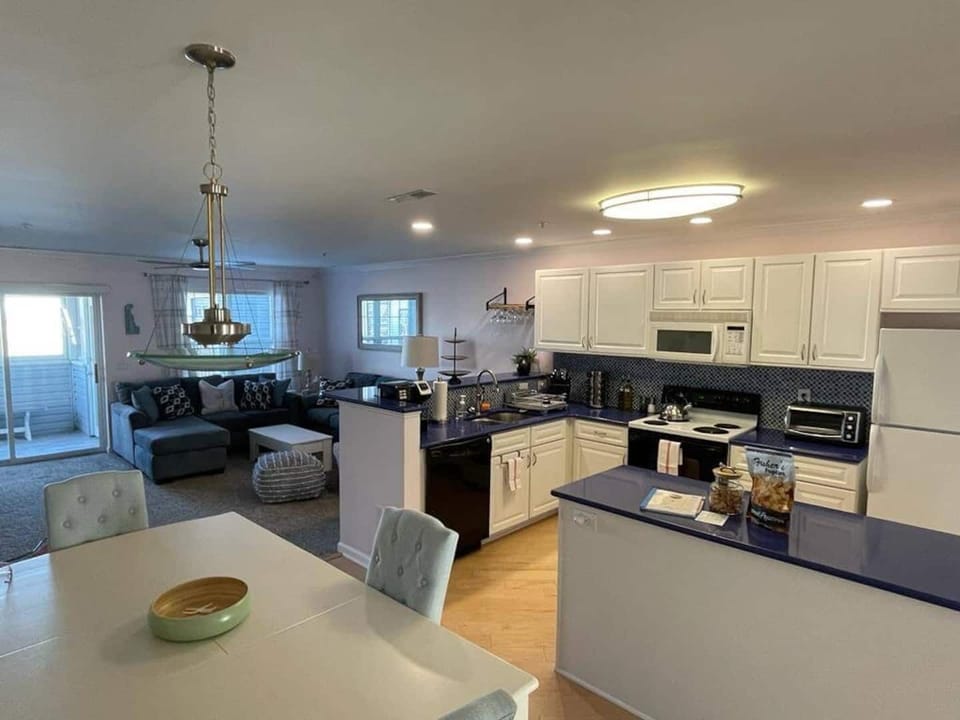 Upgraded kitchen, cooking equipment for almost any type of meal