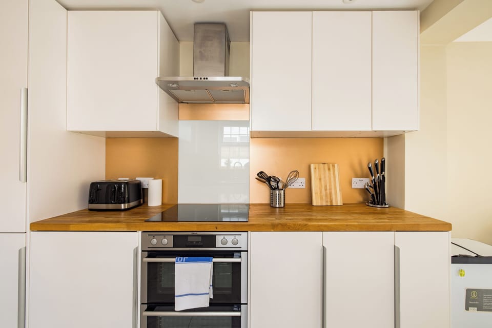 Three Bedroom House | Private kitchen | Espresso maker, coffee/tea maker, oven, stovetop