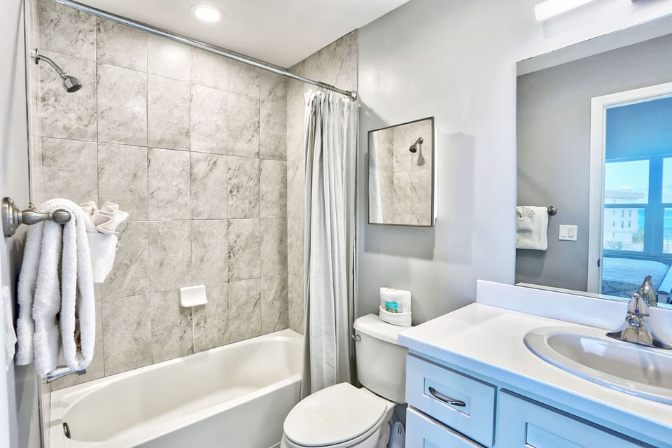 Master Bath with Tub/Shower Combo