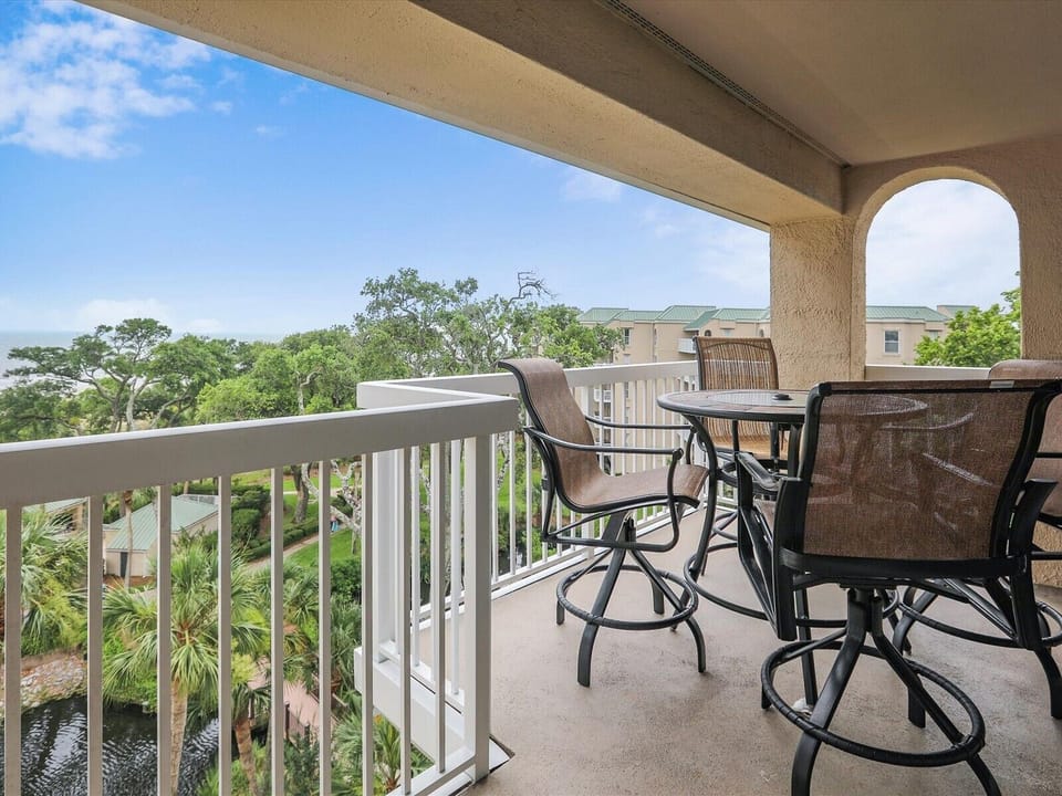 Private 5th Floor Balcony at 506 Barrington Arms