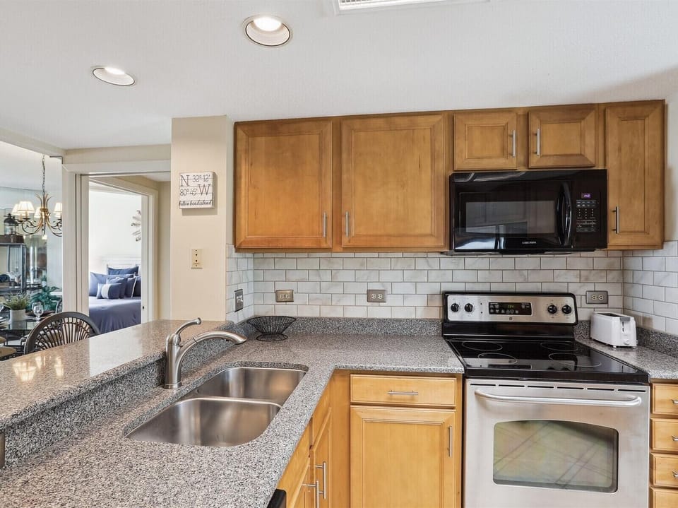 Kitchen at 506 Barrington Arms