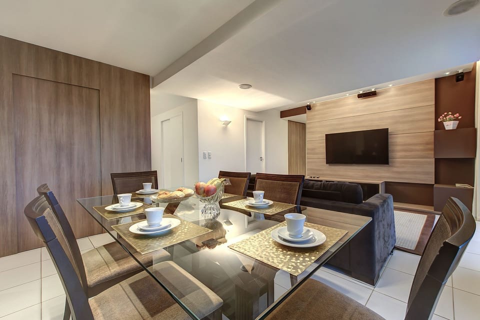 Basic Apartment | Dining