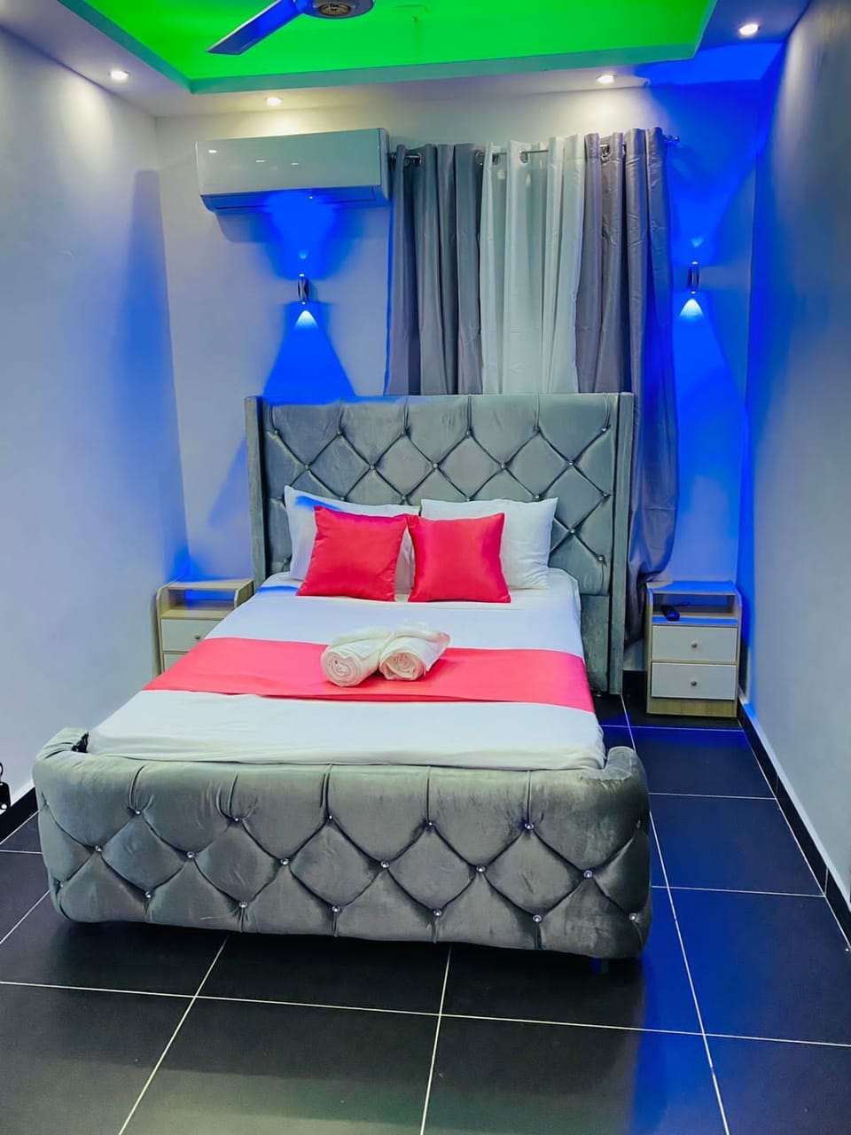 Comfort Room, 1 Twin Bed | WiFi (free), individually decorated, bed sheets
