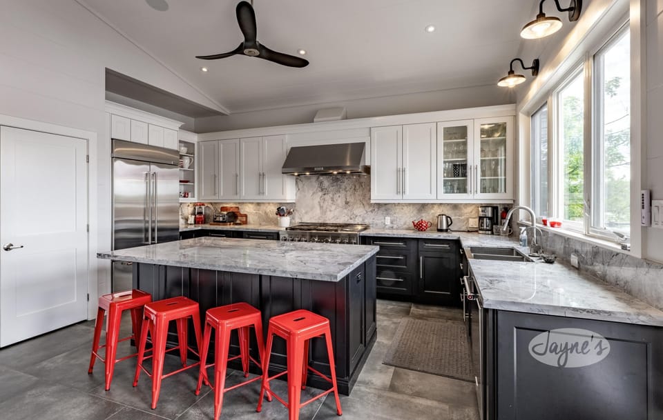 Kitchen &amp; Bar Seating