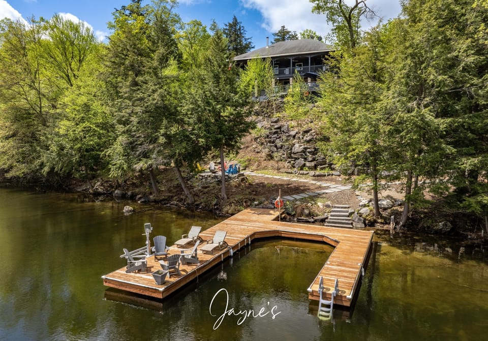 Deer Lodge, Dock &amp; Seating