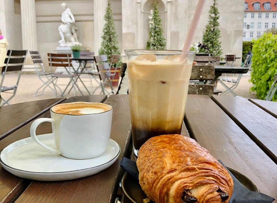 Breakfast at Hercules Pavillion in Kings Garden
