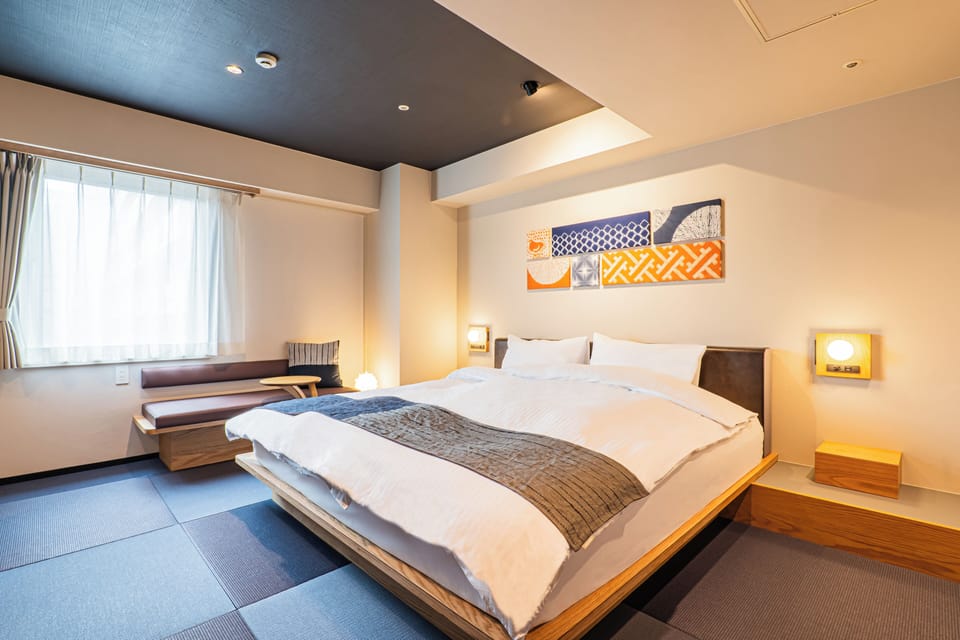 Deluxe Double Room, 1 King Bed, Non Smoking | Down comforters, iron/ironing board, free WiFi, bed sheets