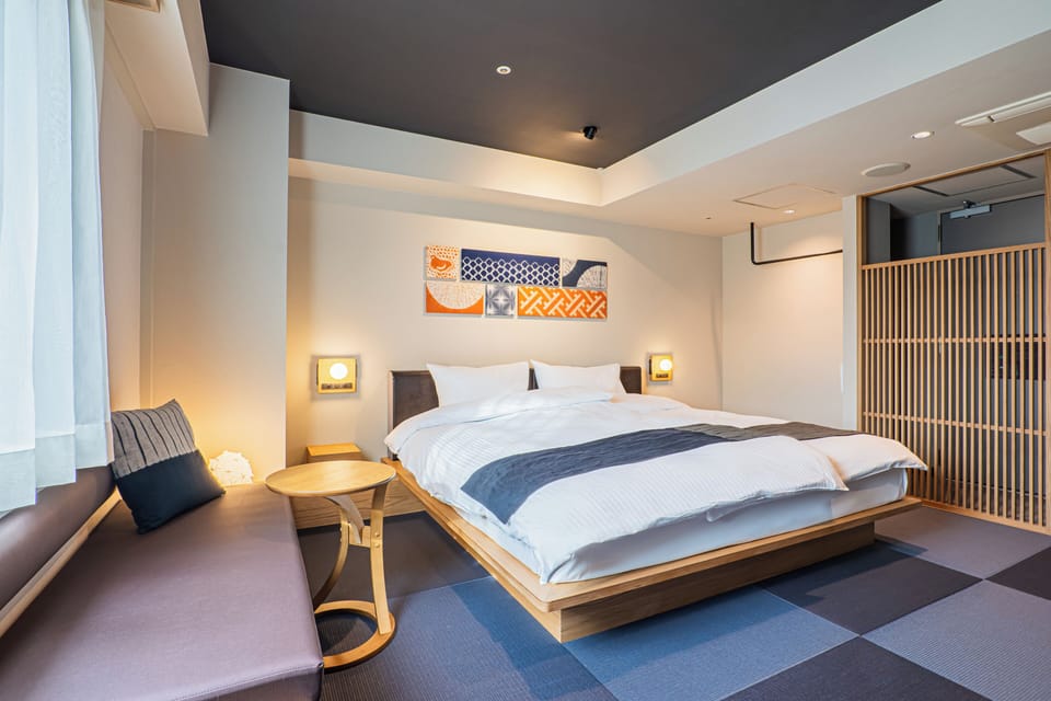 Deluxe Double Room, 1 King Bed, Non Smoking | Down comforters, iron/ironing board, free WiFi, bed sheets